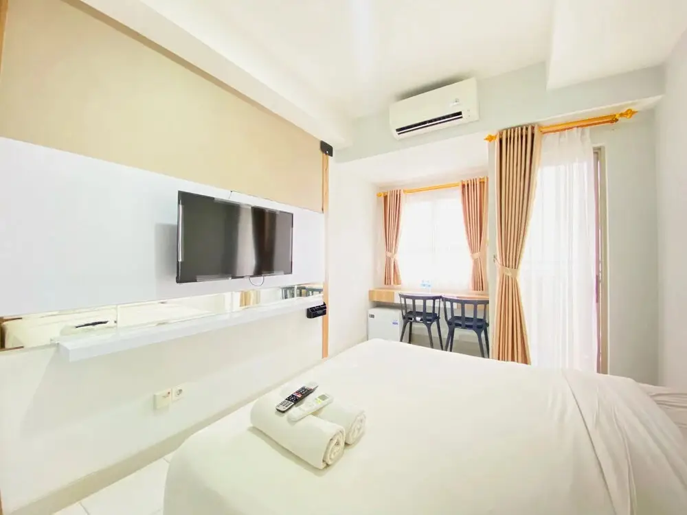 Бандунг: Cozy And Spacious Studio Room At Mekarwangi Square Apartment