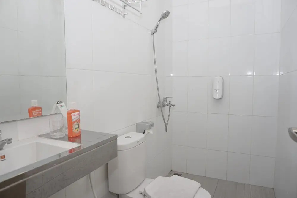 Сурабая: Cahaya 3 Hotel Near Juanda Airport