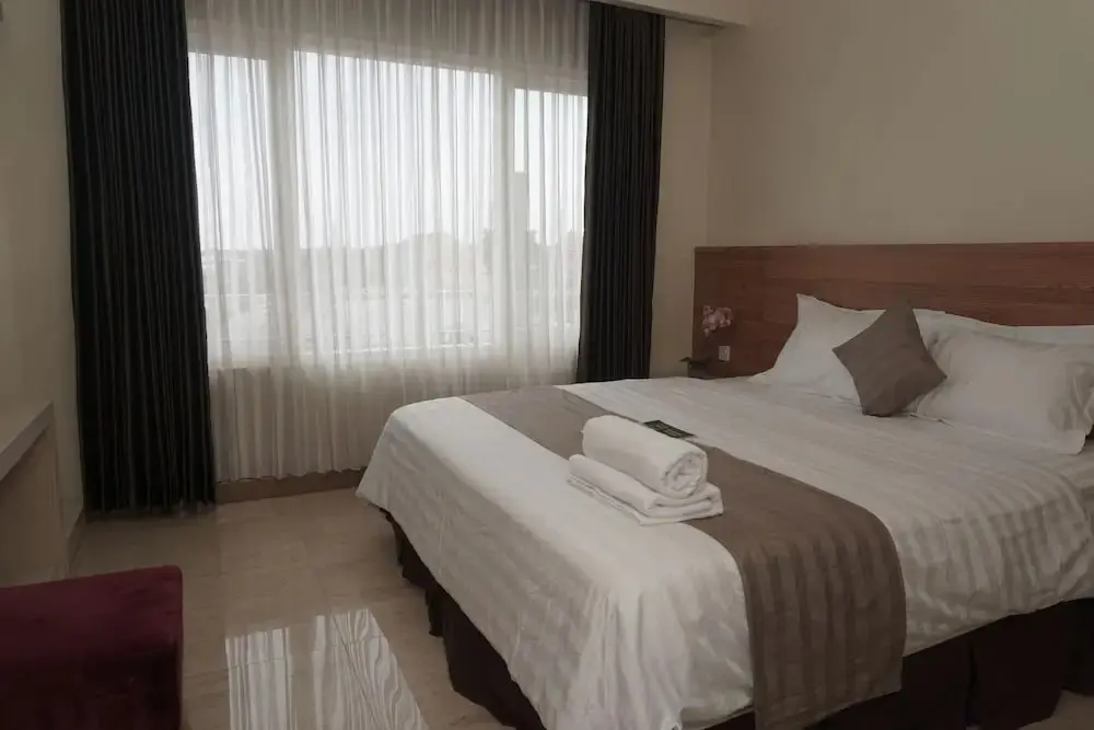 Сурабая: Cahaya 3 Hotel Near Juanda Airport