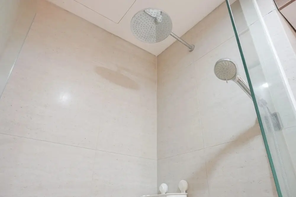 Джакарта: Elegant And Comfort Stay 1Br At Gold Coast Apartment