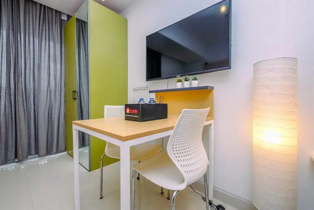 Джакарта: Fancy And Well Designed Studio At West Vista Apartment