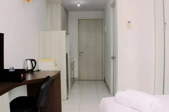 Чикаранг: Warm And Simply Studio Room At Azalea Suites Apartment