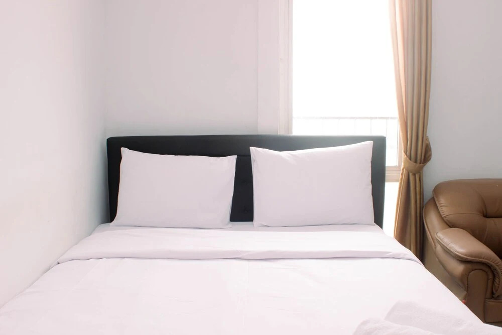 Чикаранг: Warm And Simply Studio Room At Azalea Suites Apartment