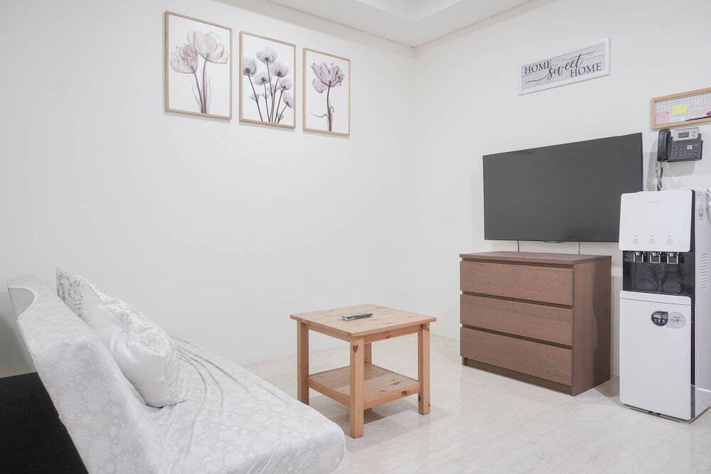 Джакарта: Nice And Elegant 1Br At L'Avenue Pancoran Apartment