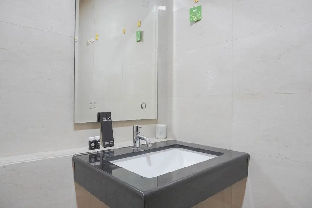 Джакарта: Nice And Elegant 1Br At L'Avenue Pancoran Apartment