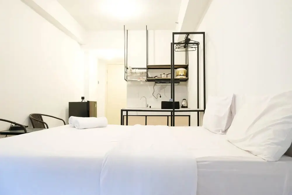 Сурабая: Cozy Stay Studio Apartment With Access To Mall At Supermall Mansion