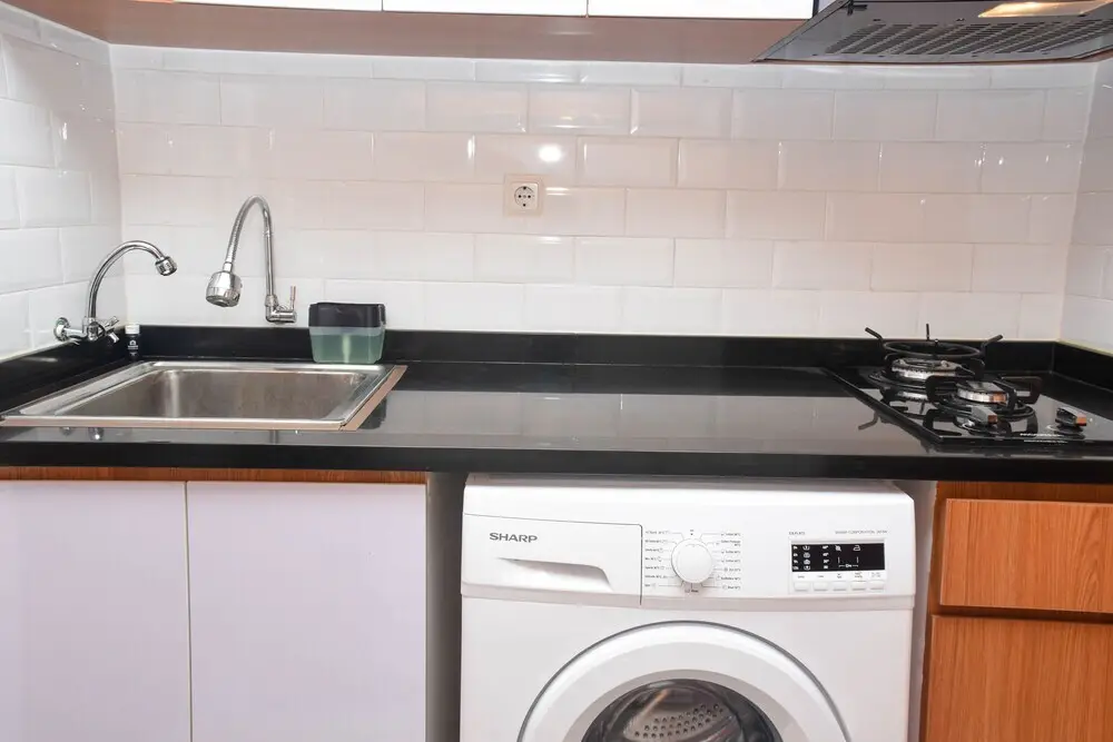 Бекаси: Homey 1Br With Living Room At Grand Kamala Lagoon Apartment