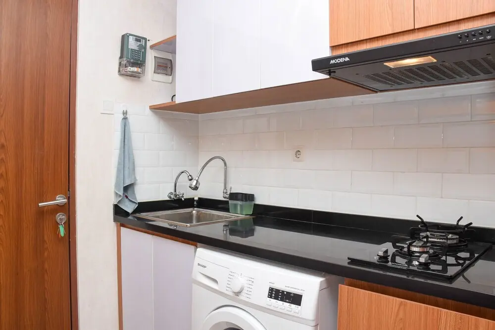Бекаси: Homey 1Br With Living Room At Grand Kamala Lagoon Apartment