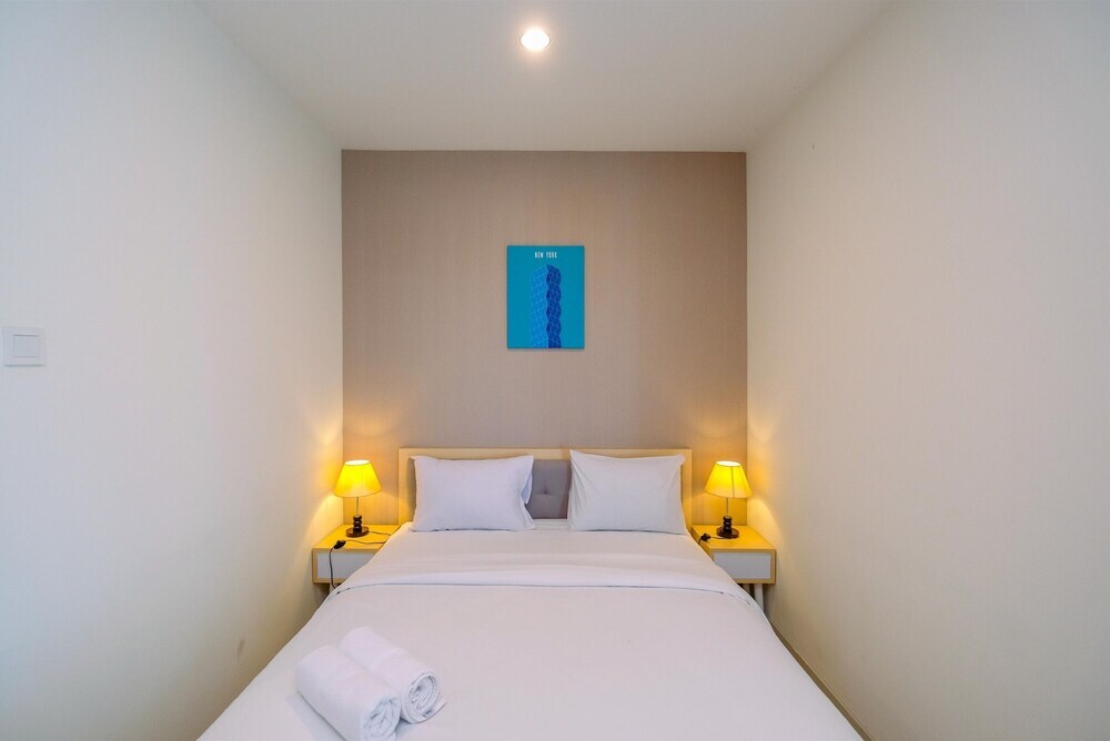 Бекаси: Cozy And Great Choice Studio At Grand Kamala Lagoon Apartment