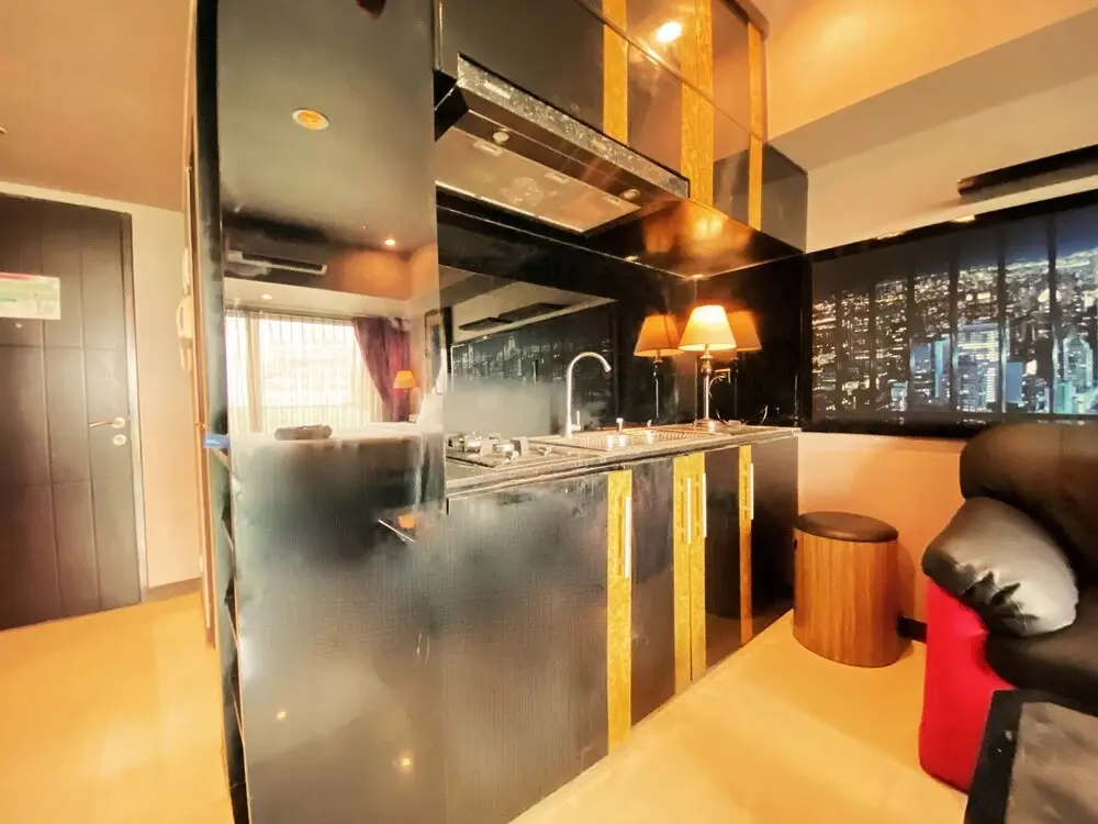 Бандунг: Clean And Comfy Studio Room At Tamansari La Grande Apartment