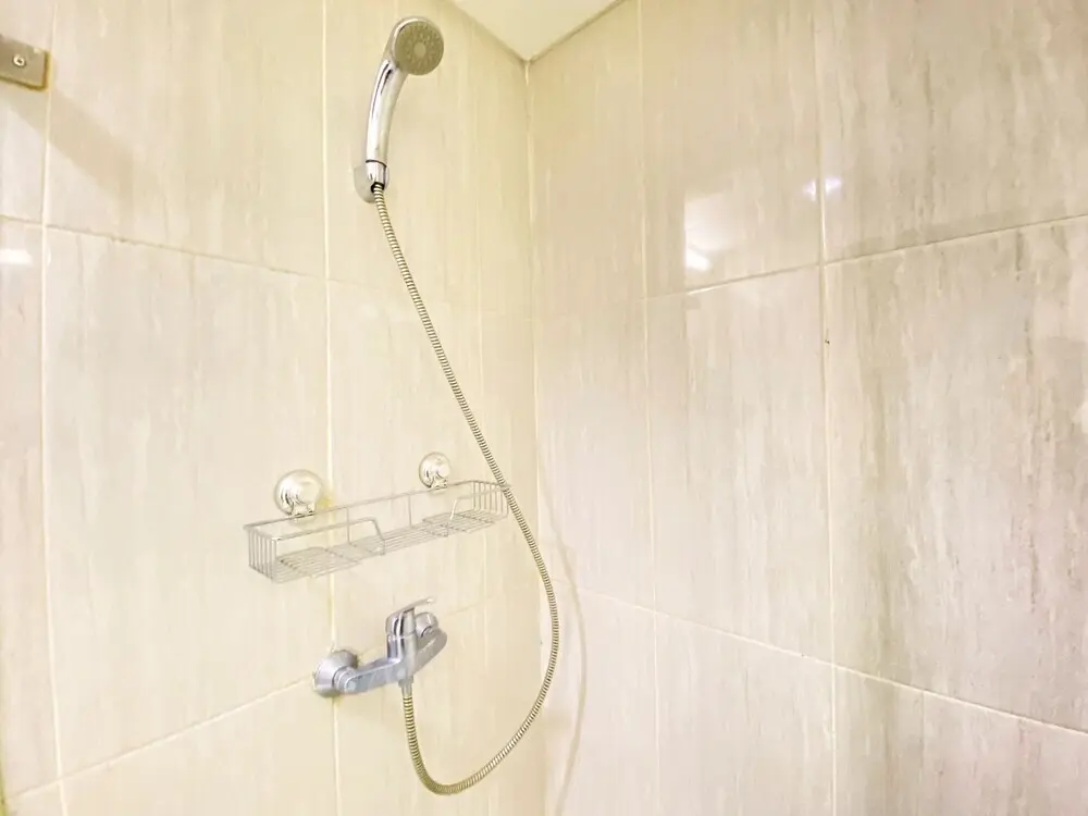 Бандунг: Clean And Comfy Studio Room At Tamansari La Grande Apartment