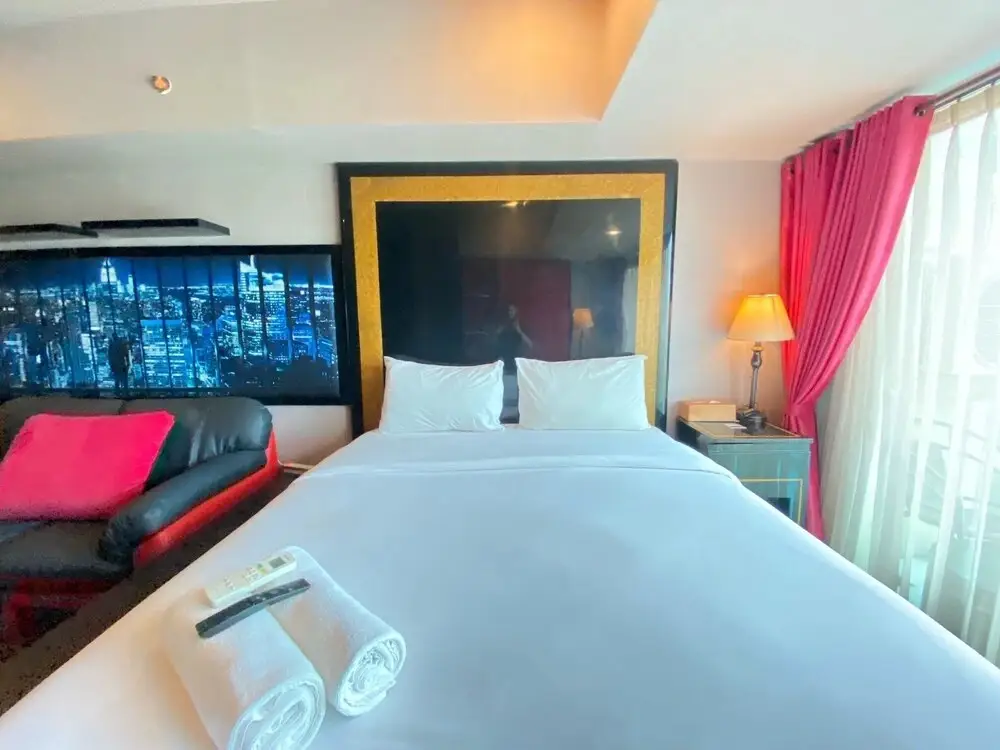 Бандунг: Clean And Comfy Studio Room At Tamansari La Grande Apartment