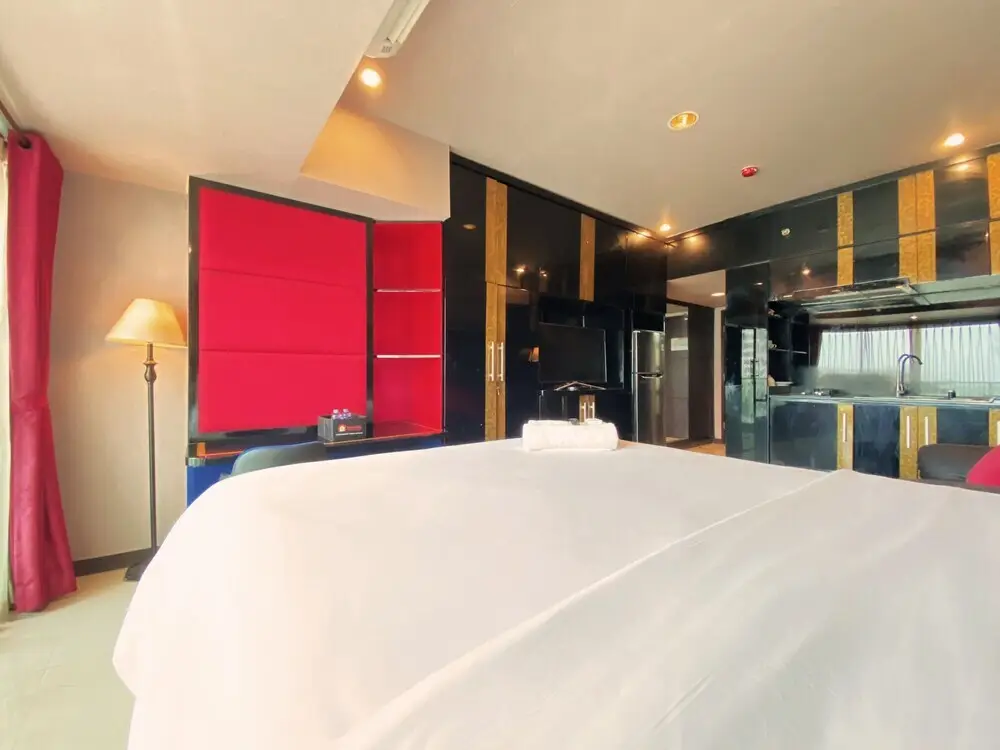 Бандунг: Clean And Comfy Studio Room At Tamansari La Grande Apartment