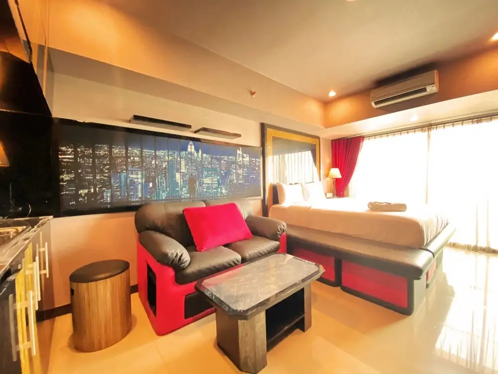 Бандунг: Clean And Comfy Studio Room At Tamansari La Grande Apartment