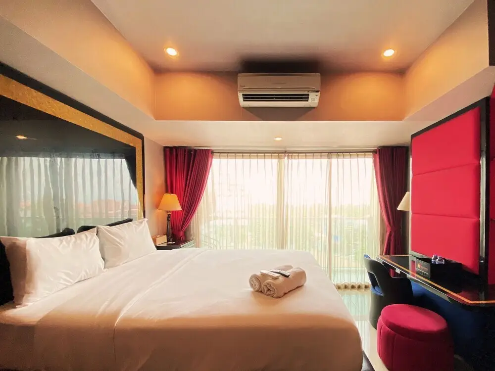 Бандунг: Clean And Comfy Studio Room At Tamansari La Grande Apartment