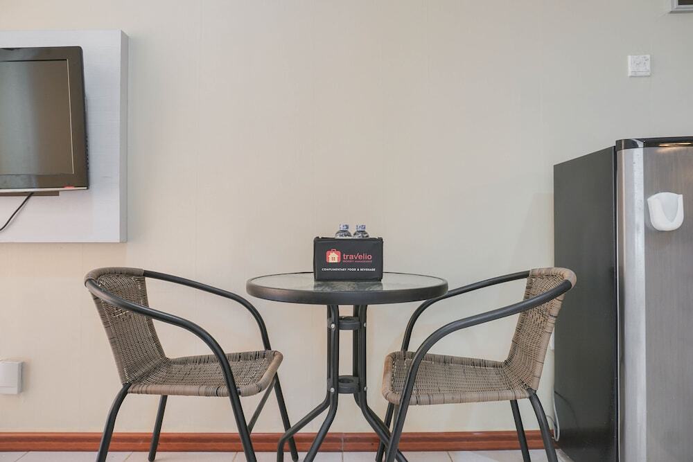 Джакарта: Comfy And Nice 1Br At Belmont Residence Puri Apartment