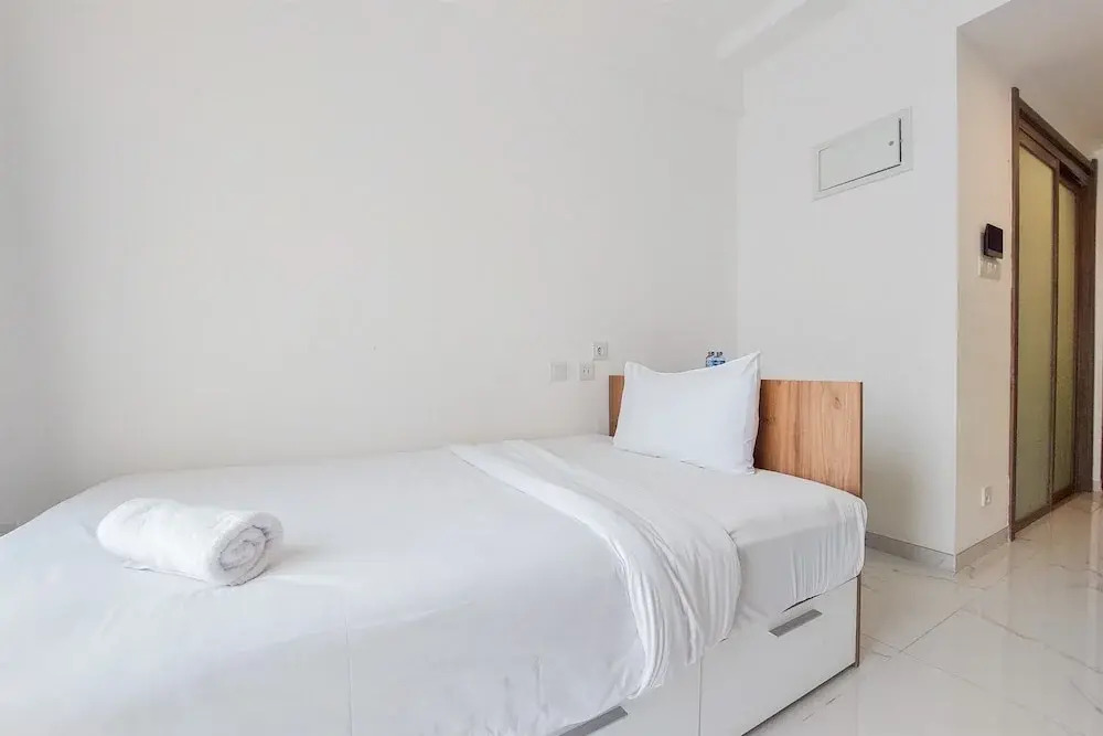 Legok: Nice And Comfy Studio Apartment At Sky House Bsd