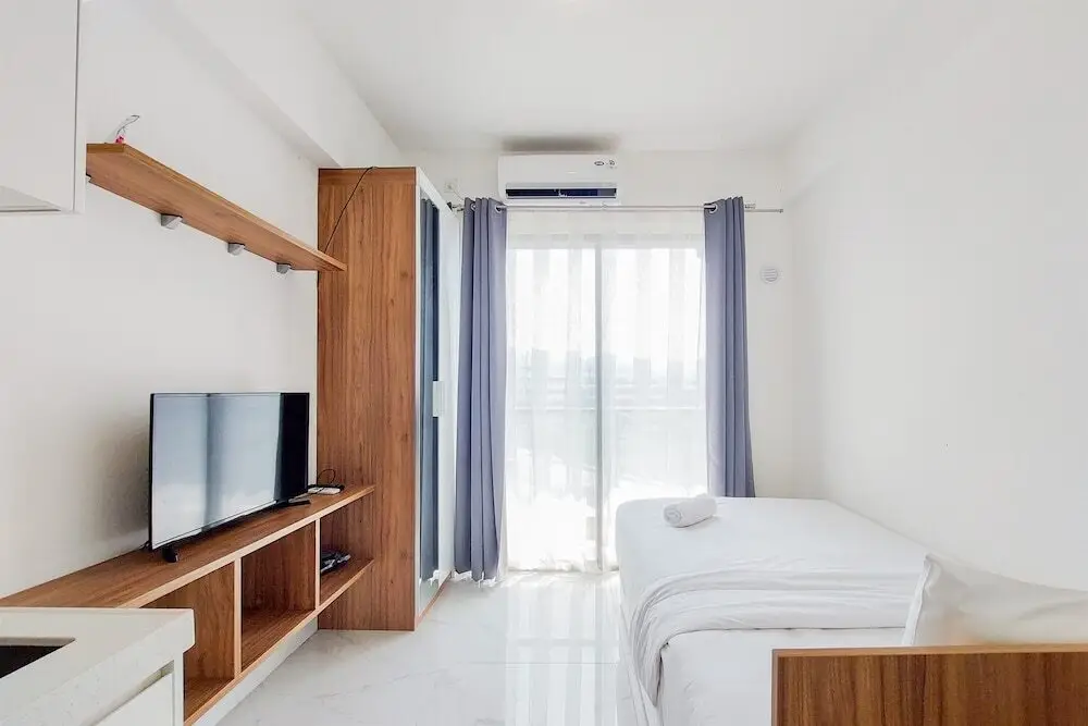 Legok: Nice And Comfy Studio Apartment At Sky House Bsd
