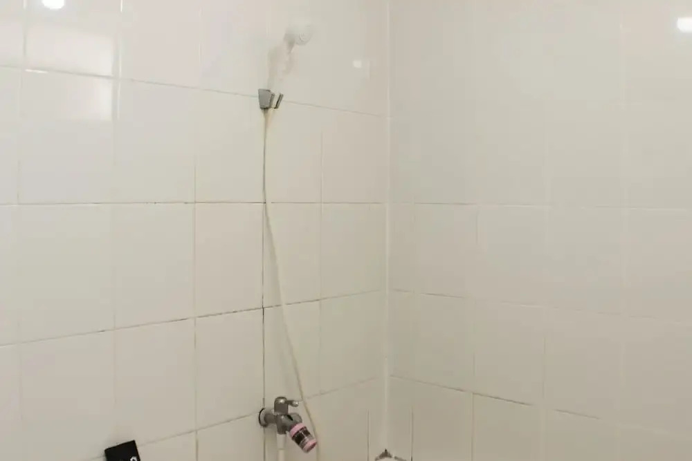Джакарта: Comfy And Tranquil 2Br Bassura City Apartment Near Mall