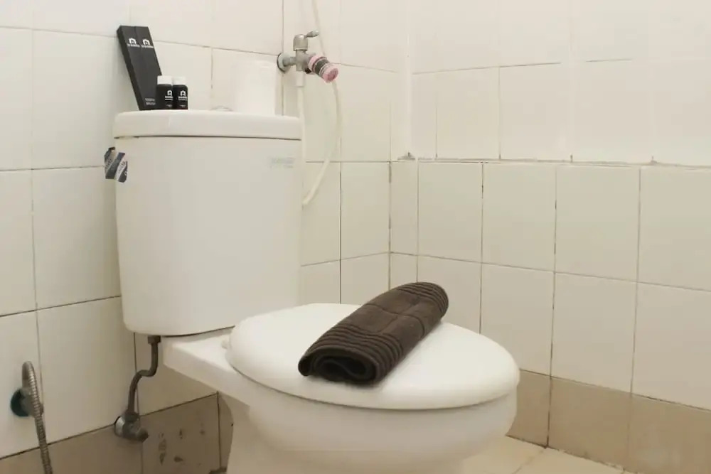 Джакарта: Comfy And Tranquil 2Br Bassura City Apartment Near Mall