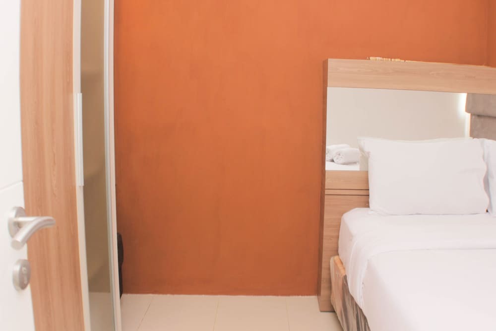 Джакарта: Comfy And Tranquil 2Br Bassura City Apartment Near Mall