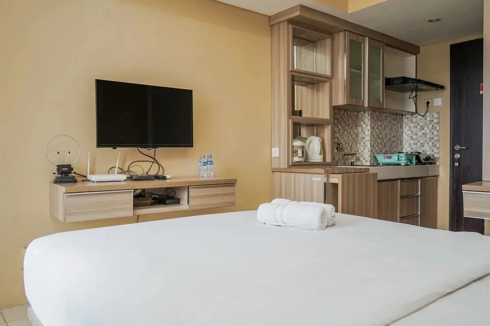Южный Тангеранг: Modern And Relax Studio Room At Serpong Greenview Apartment