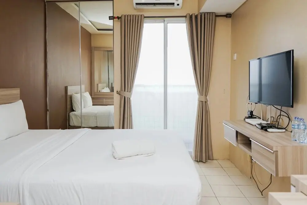 Южный Тангеранг: Modern And Relax Studio Room At Serpong Greenview Apartment