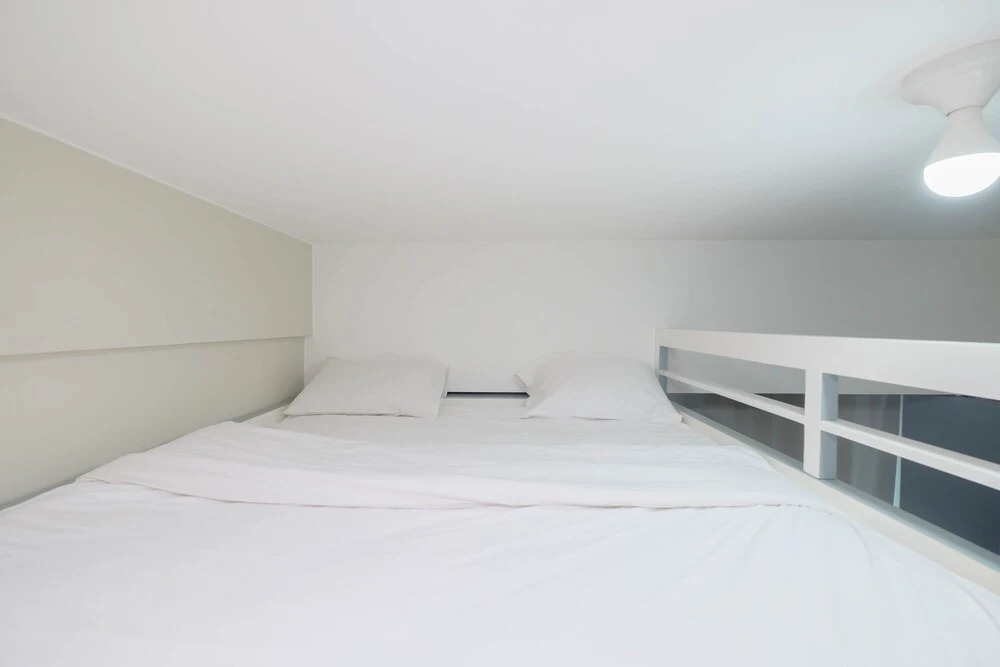 Бекаси: Warm And Restful Studio At Springlake Summarecon Apartment