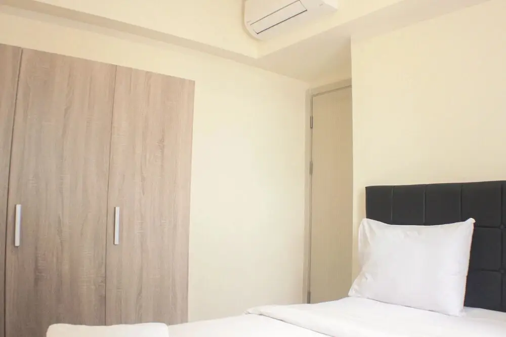 Сибату: Comfort 1Br With Dining Room At Meikarta Apartment
