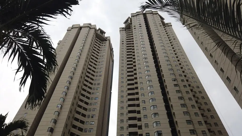 Elegant 2Br With Extra Room Apartment At Sudirman Tower Condominium — фото 1