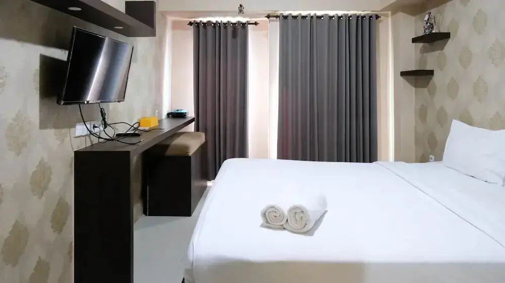 Сурабая: Comfy And Tidy Studio At Orchard Supermall Mansion Apartment