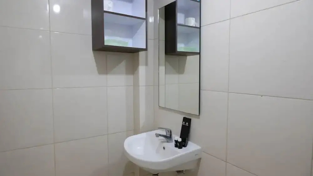 Сурабая: Comfy And Tidy Studio At Orchard Supermall Mansion Apartment