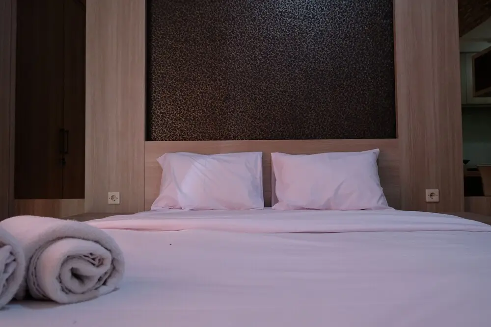 Сурабая: Cozy Minimalist Studio Apartement At Bale Hinggil