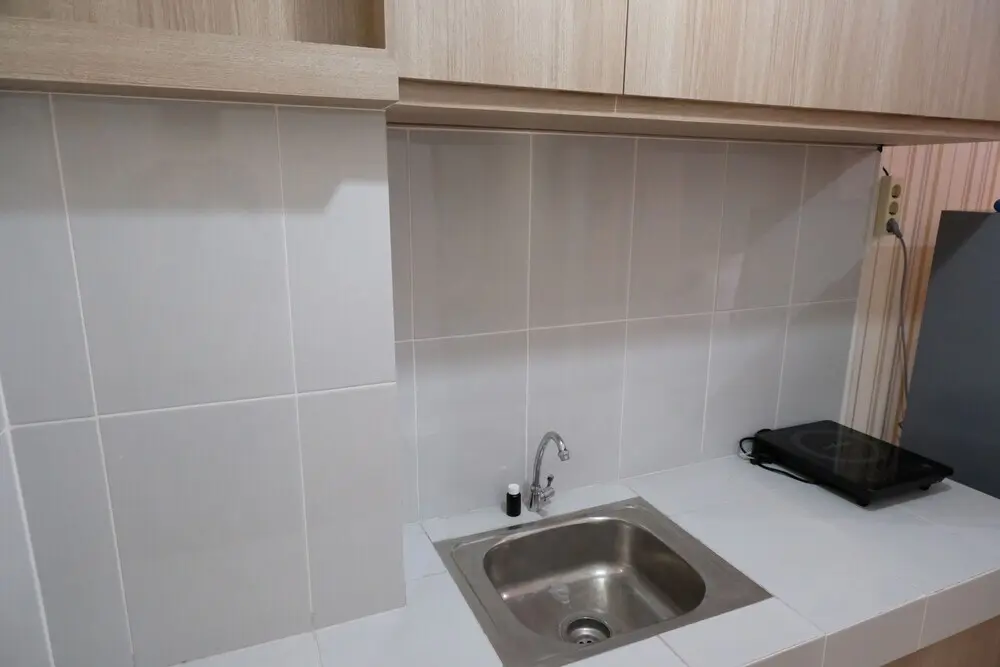 Сурабая: Cozy Minimalist Studio Apartement At Bale Hinggil