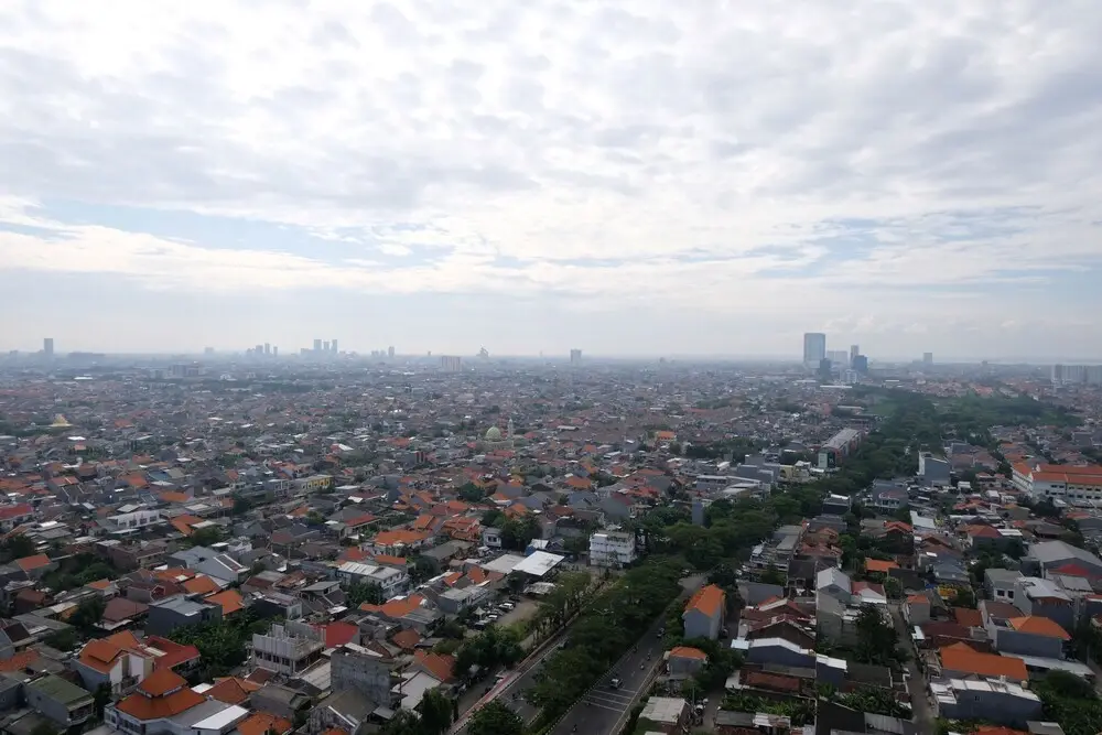 Сурабая: Cozy Minimalist Studio Apartement At Bale Hinggil