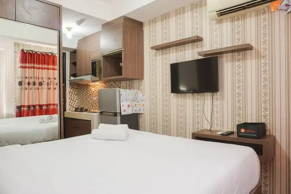 Джакарта: Cozy Living Studio Apartment At Belmont Residence Near Puri