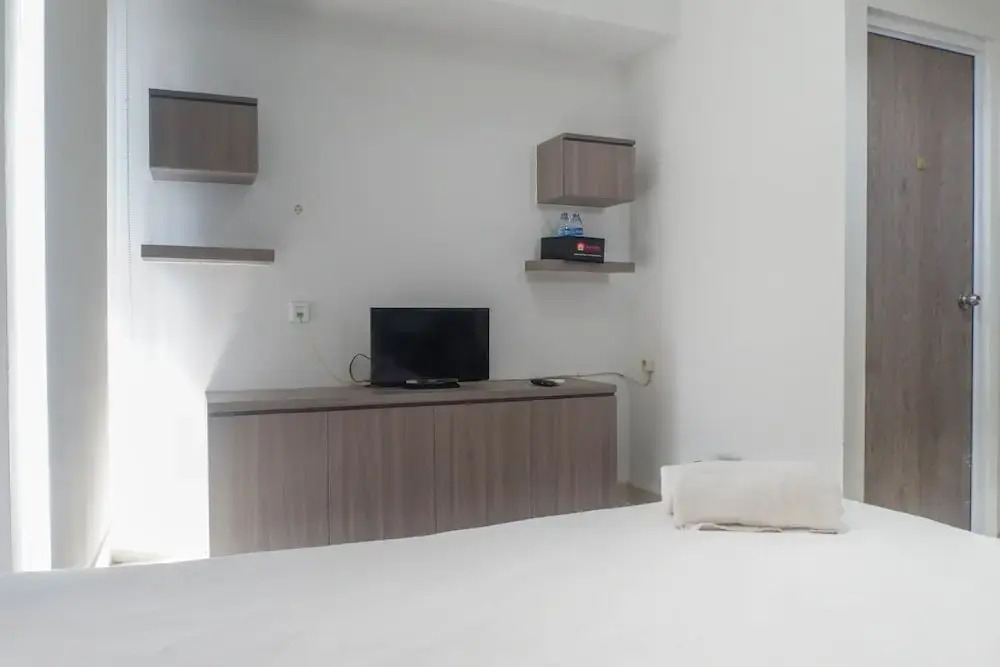 Сурабая: Minimalist Modern Studio Room Apartment At Taman Melati