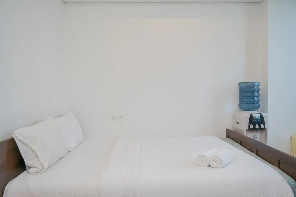 Южный Тангеранг: Fully Furnished With Comfort Design Studio Roseville Apartment