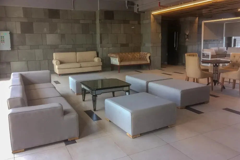 Южный Тангеранг: Fully Furnished With Comfort Design Studio Roseville Apartment