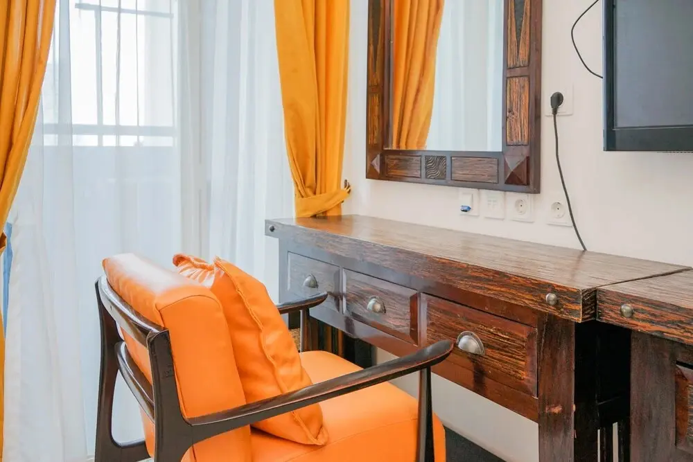 Южный Тангеранг: Fully Furnished With Comfort Design Studio Roseville Apartment