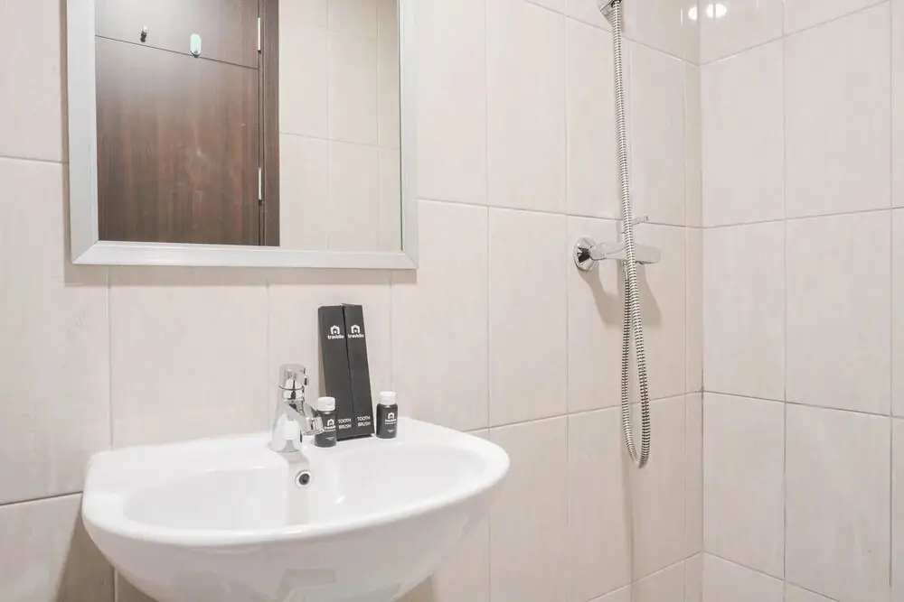 Джакарта: Fully Furnished With Comfortable Design Studio Citra Living Apartment