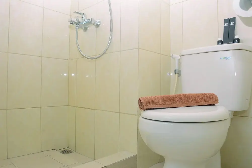 Бекаси: Fully Furnished Studio At Springlake Summarecon Apartment