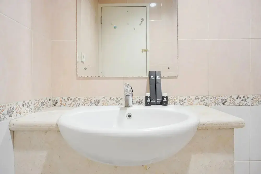 Джакарта: Comfort Living 1Br At The Boulevard Apartment