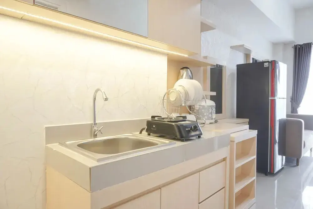 Южный Тангеранг: Comfort And Warm 2Br At Parkland Avenue Apartment