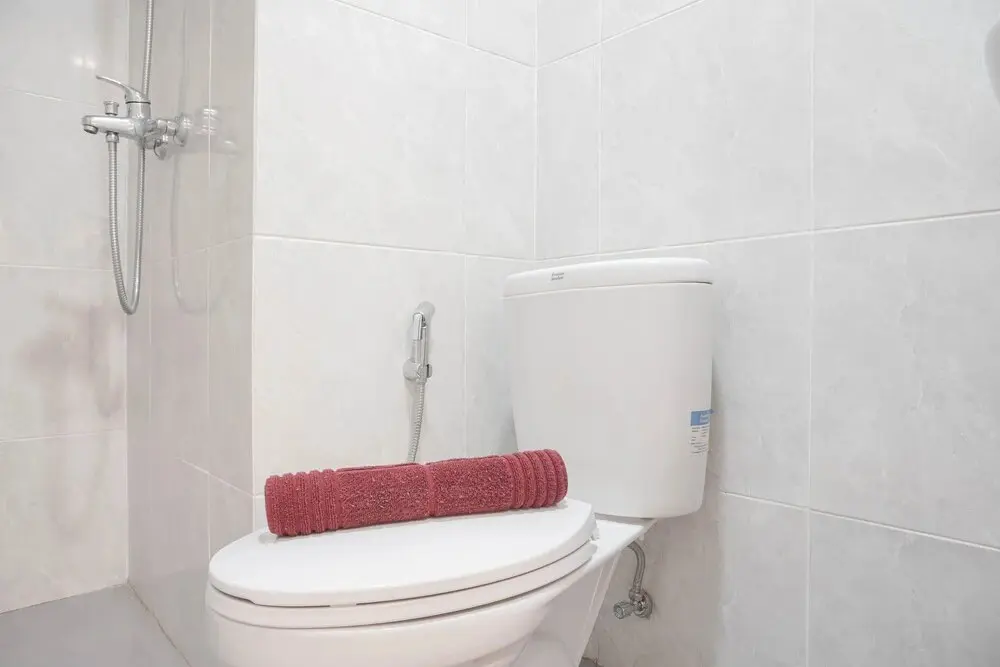 Южный Тангеранг: Comfort And Warm 2Br At Parkland Avenue Apartment
