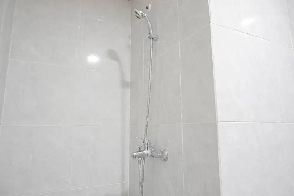 Южный Тангеранг: Comfort And Warm 2Br At Parkland Avenue Apartment