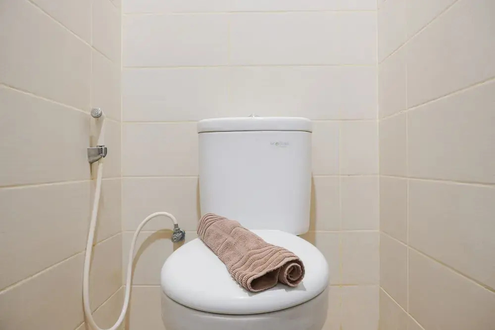 Джакарта: Minimalist And Homey 1Br At Belmont Residence Puri Apartment