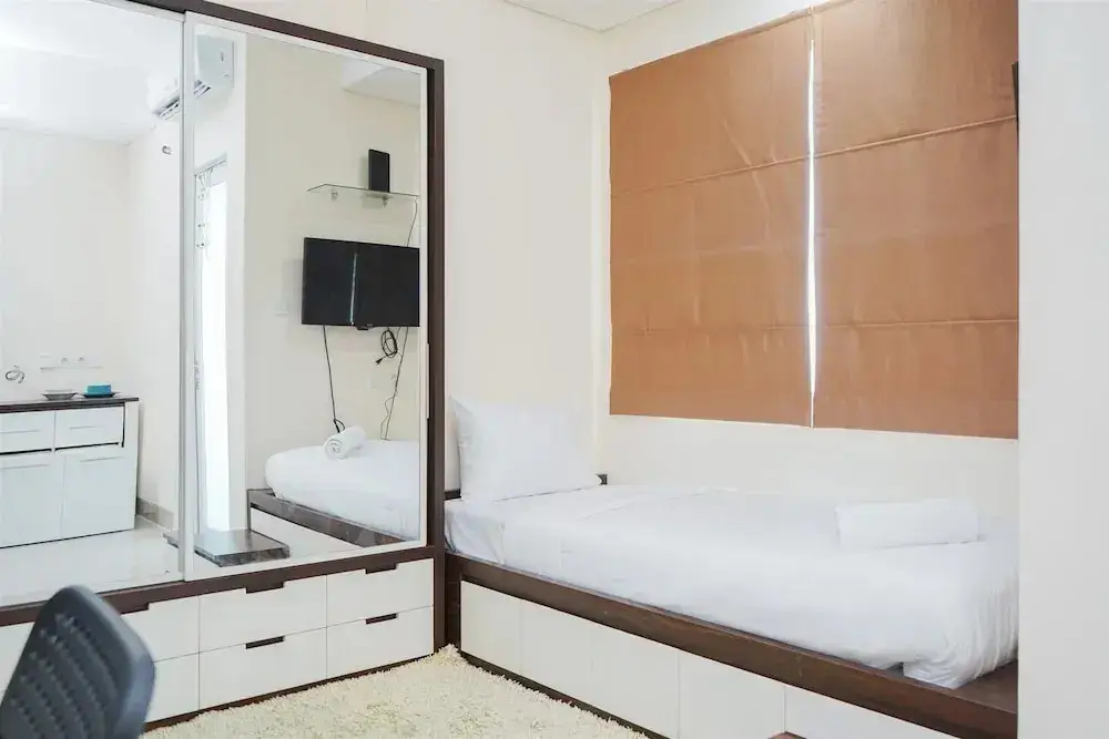 Legok: Comfort And Elegant Studio Apartment At B Residence