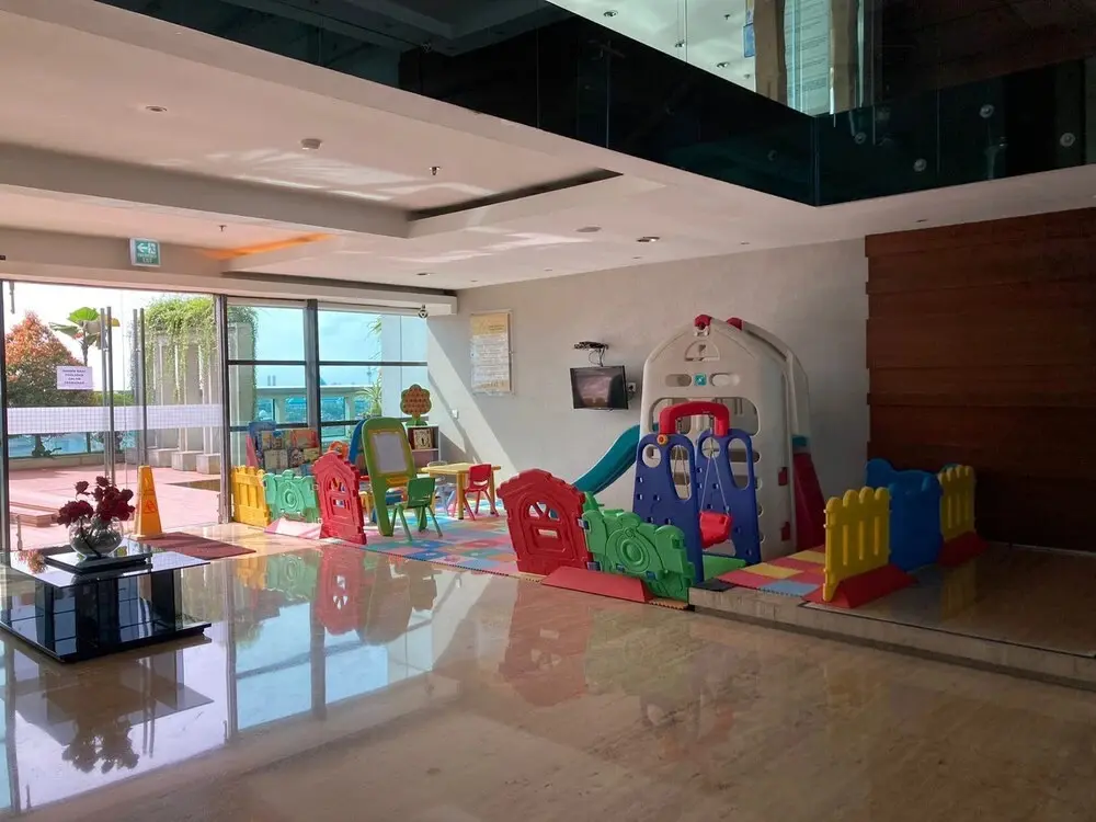 Сурабая: Modern 2Br Apartment At Aryaduta Residence Connected To Cito Mall