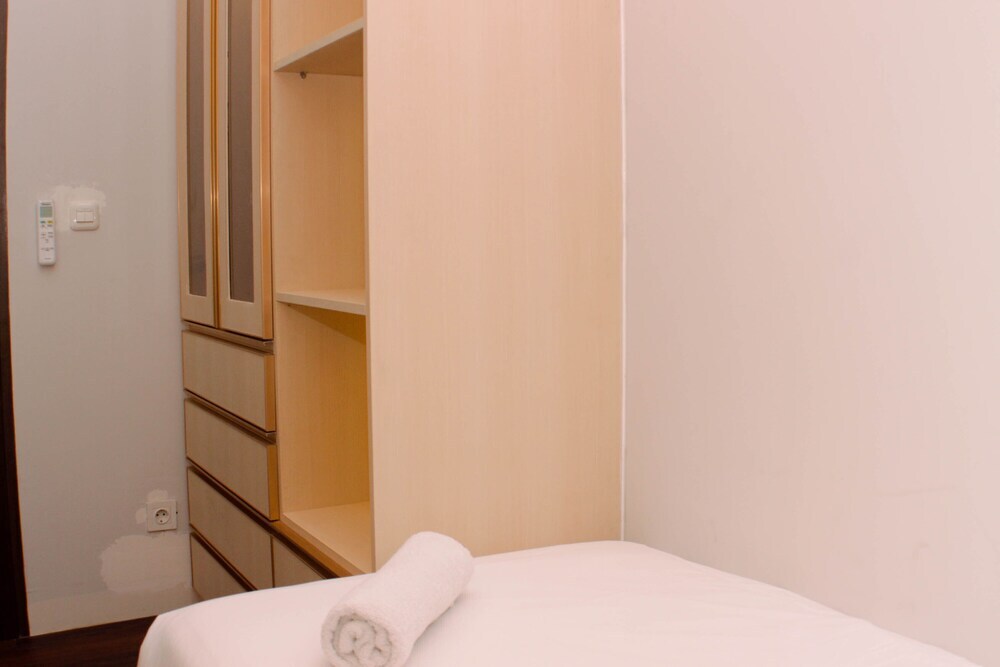 Бекаси: Pleasurable 2Br Transpark Juanda Apartment